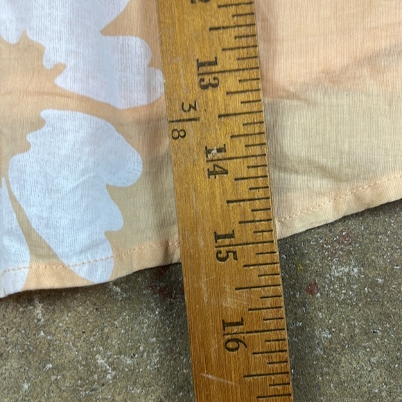 American Eagle Outfitters Peach Floral Skater Skirt NWT
Size: Small - Picture 6 of 6